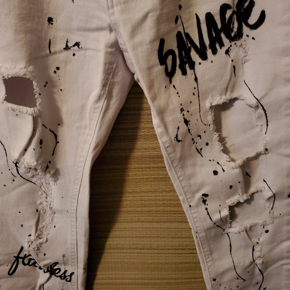 The Style Between Us: Distressed Jeans - Picture 6 of 15